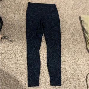Lululemon highwaisted snakeskin print leggings